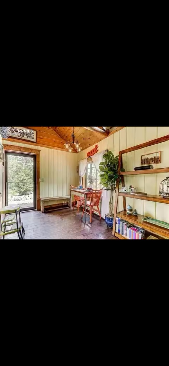 Photo - 210 Dewell Rd