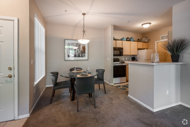 2 BR, 2 BA - 1,069 SF