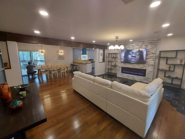 Photo - 5571 Four Winds Dr SW