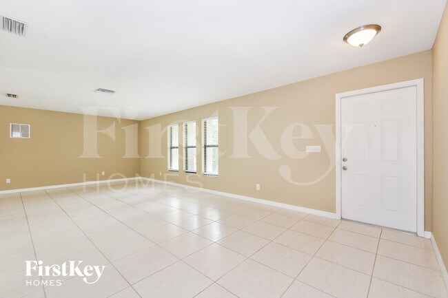 Photo - 233 SW 38th St