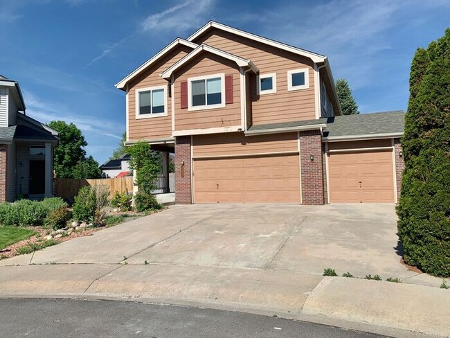 Gorgeous 5 Bedroom 3.5 Bath House with 3 c... - Gorgeous 5 Bedroom 3.5 Bath House with 3 c...