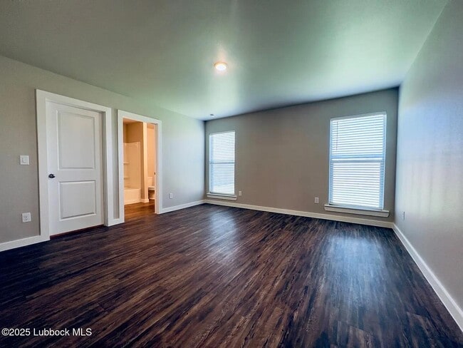 Photo - 2121 N Avenue L