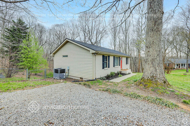 Building Photo - 107 Treetop Ct Rental