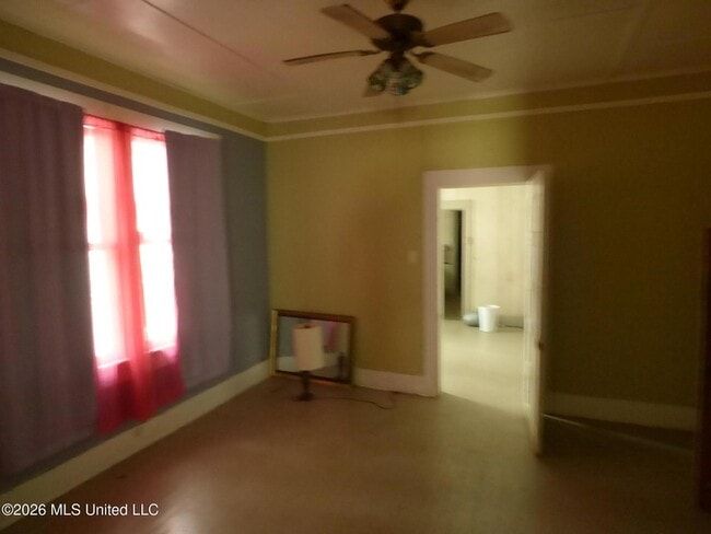 Photo - 215 Thompson St