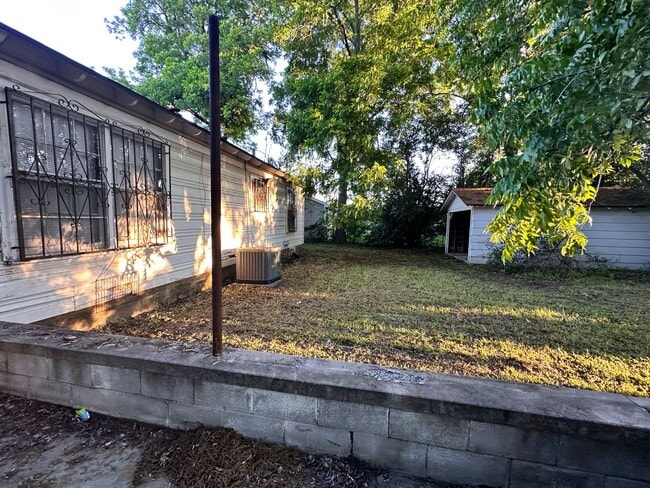 Photo - 3 bed/2bath with W/D connections and 2 garages