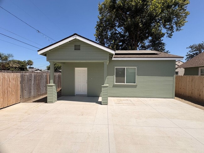 Photo - Upgraded 1 bed, 1 bathroom home in Visalia CA.