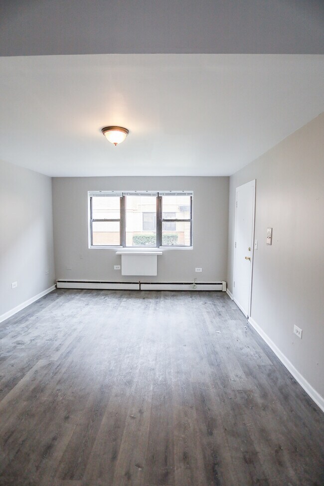 Photo - 1652 W Pratt Blvd Unit 1N