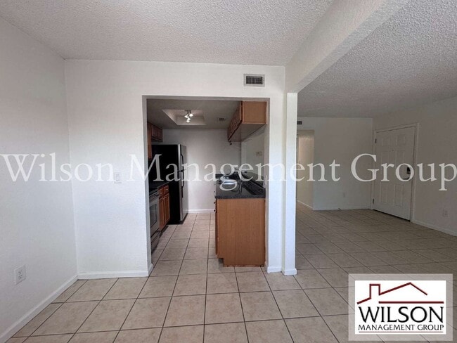 Photo - 115 E Smith St Unit Apartment 8