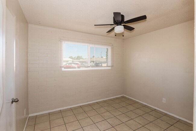 Photo - 4 Bedroom 2 bath in Heart of Casa Grande