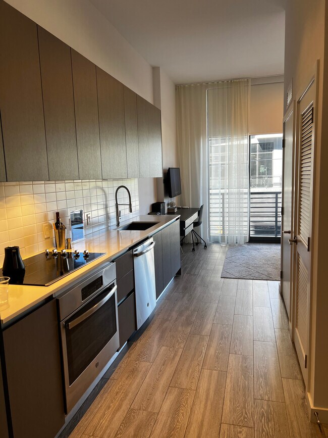 Photo - 109 NW 24th St Apartments Unit S2