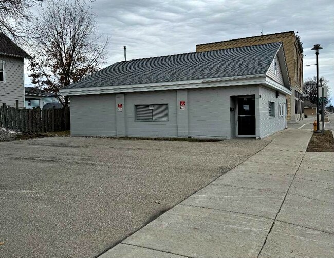 Photo - 1329 Main St