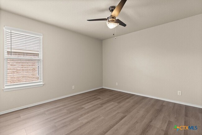 Photo - 4703 Stonehaven Dr