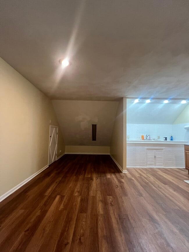 Photo - 9330 S Yates Blvd Unit 3