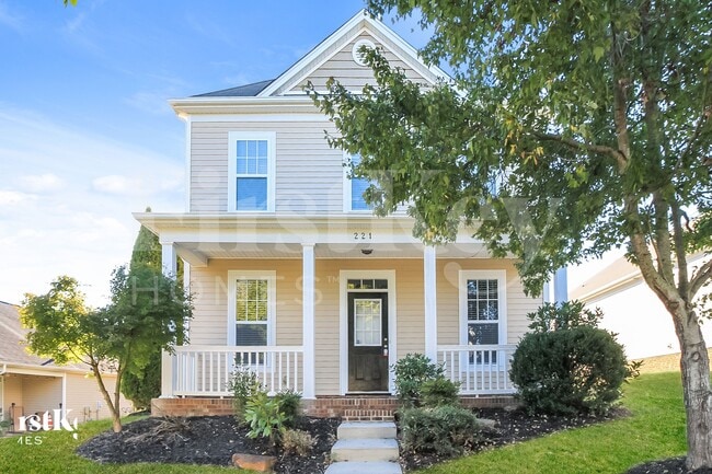 Building Photo - 221 Bridgewater Dr