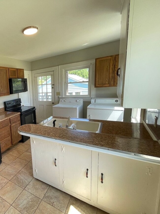 Photo - 2 bedroom 1 bathroom house available now!
