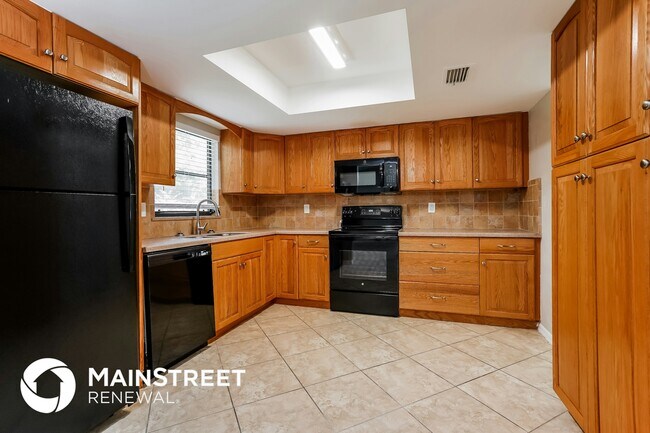 Photo - 113 NE 18th Pl