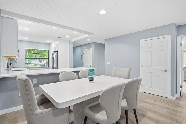 Photo - 9292 Vista Del Lago Unit D