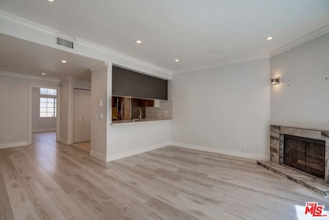 Photo - 1034 S Shenandoah St Unit 2