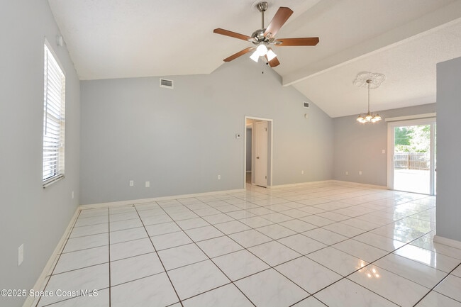 Photo - 2097 Fallon Blvd NE