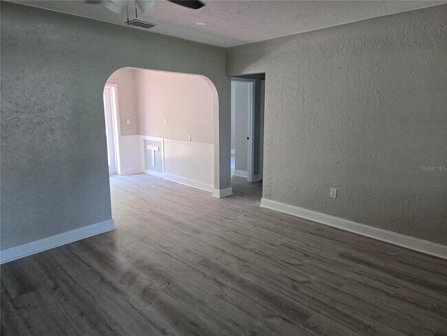 Photo - 804 W Linebaugh Ave