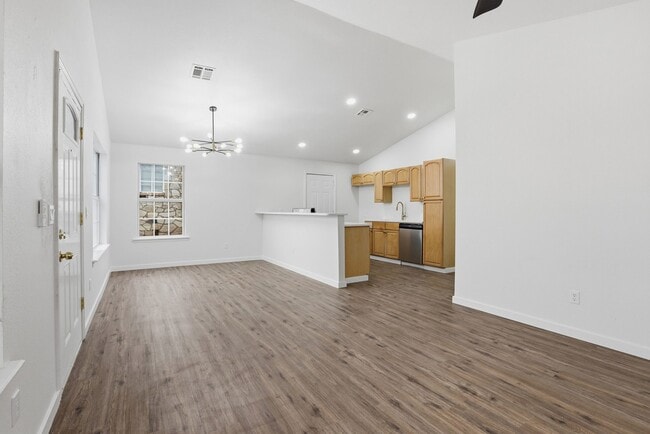 Photo - 1525 NE 8th St