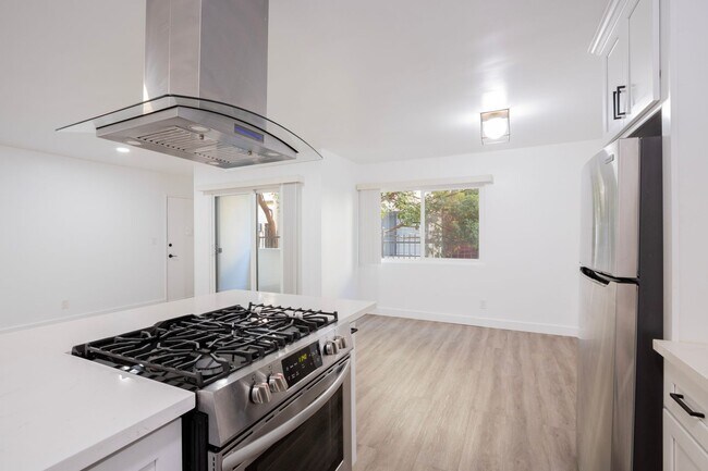1235 N Ogden Dr