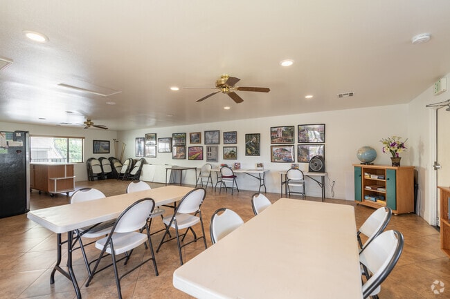 Casa club - Encinitas Terrace Apartment Homes