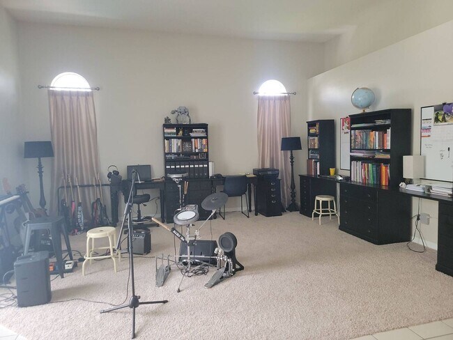 Photo - Orlando - 4 Bedroom, 3 Bathroom - $2945.00