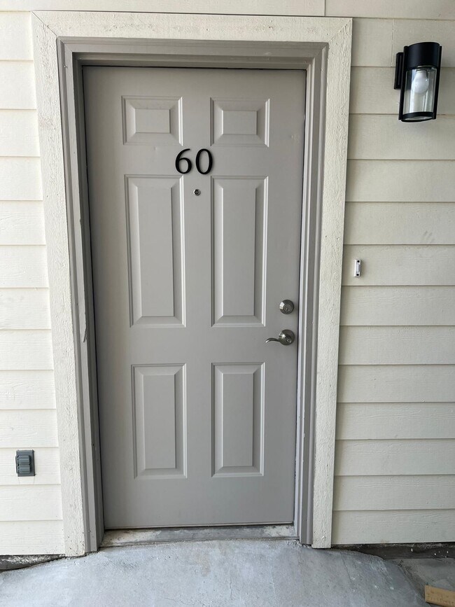 Photo - 1201 Gage Loop Unidad E60