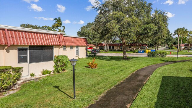 Photo - 811 Salem Ln