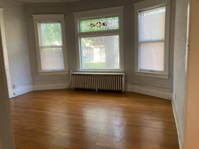 Photo - 293 W Robie St Unidad 1