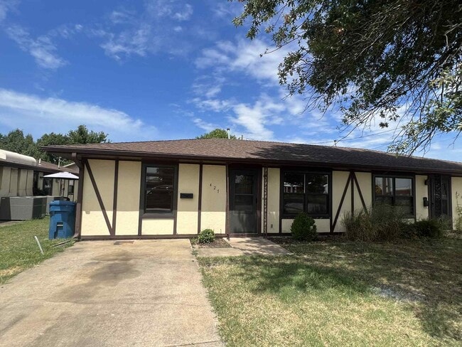 423-427 W. Elk - 423-427 W. Elk Apartment Unit 427 W.  Elk
