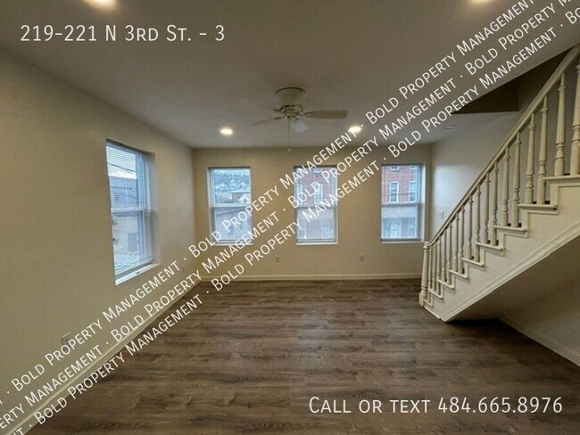 Photo - 219-221 N 3rd St.-3 Unidad 3