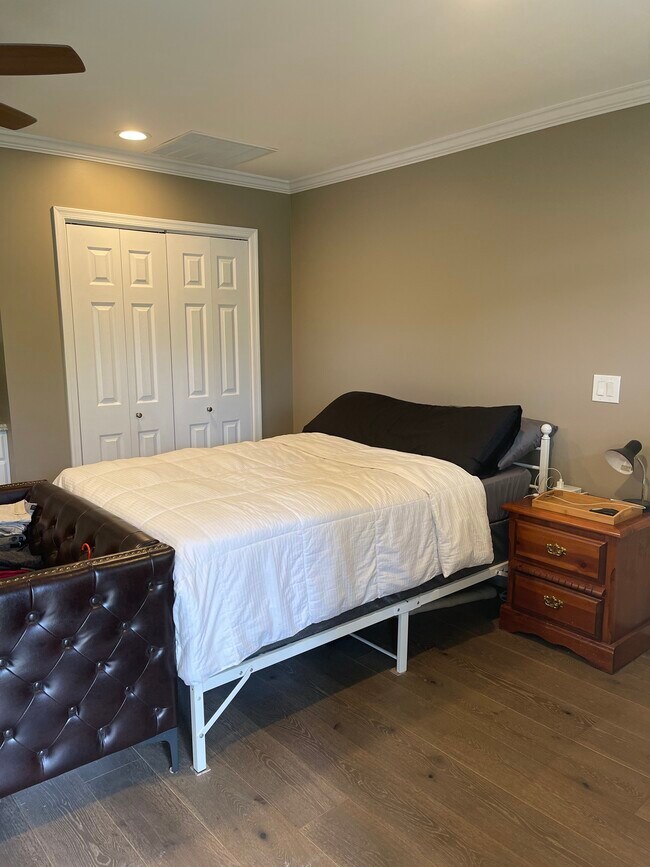 Photo - 4912 Virginia St Unit Studio Apt