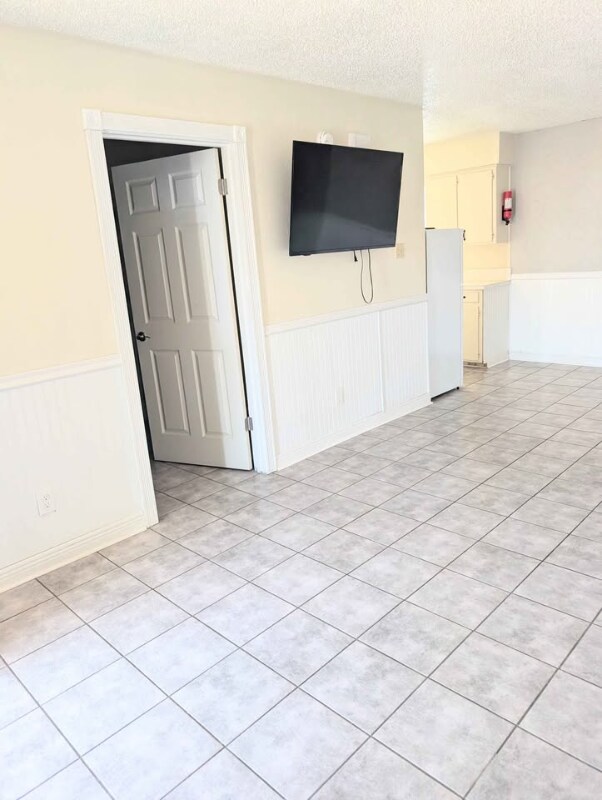 Photo - 101 N 3rd St Unidad 13