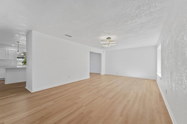 Photo - 3223 Deer Valley Dr