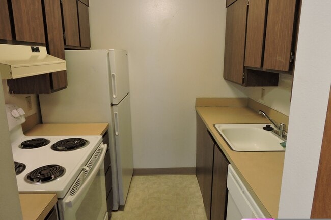 Photo - Twin Maple Apartments