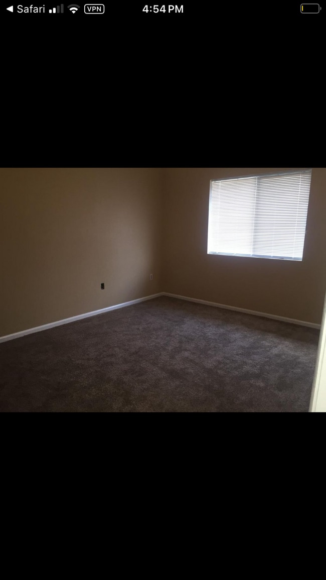 Building Photo - 1718 Hunters Trail Unit 1718 Hunters trail Rental
