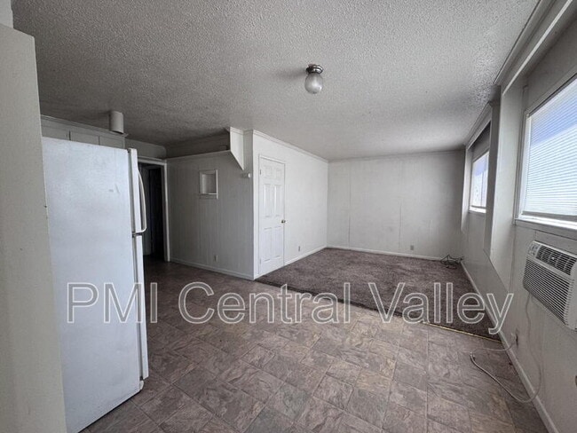 Photo - 111 E Grove St