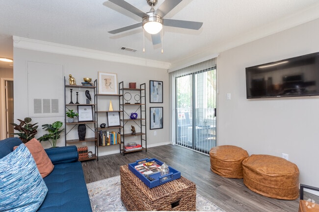 2BR, 2BA - 960SF Magnolia - Living Area
