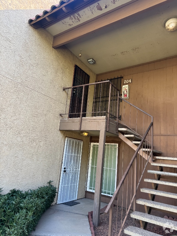 Building Photo - 4608 W Maryland Ave Rental