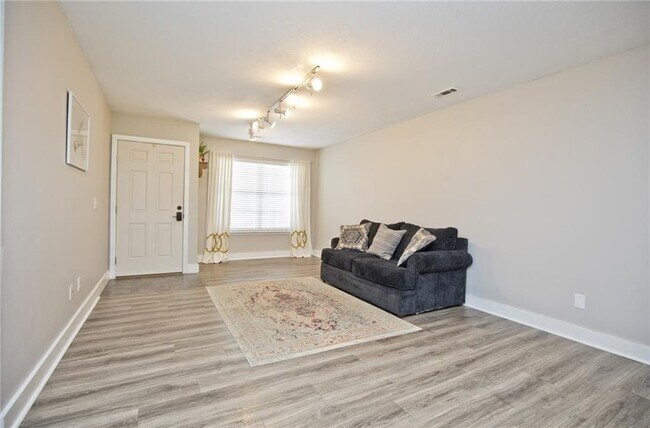 Photo - 1018 N Lonnie Ave