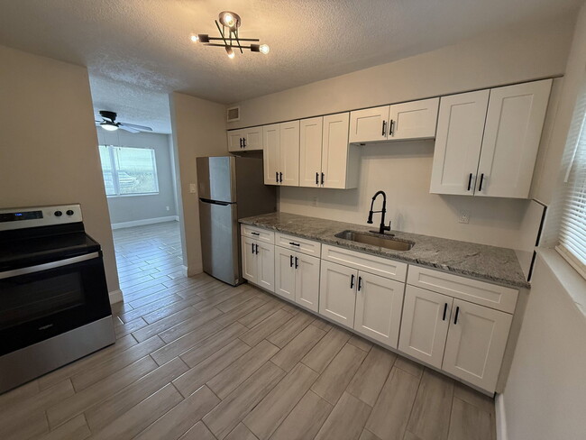 2112 9th Ave N Unit 1