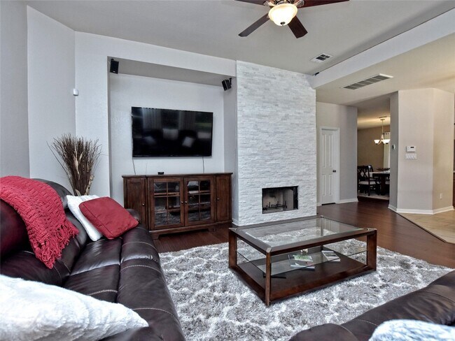 Photo - 1006 Tallow Trail