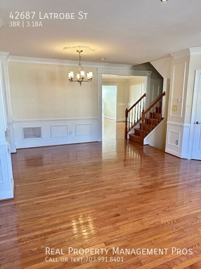 Photo - 42687 Latrobe St