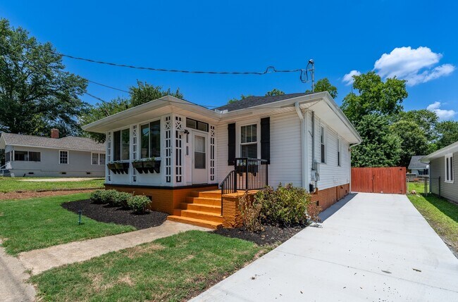 Building Photo - 114 E Parker Rd Rental