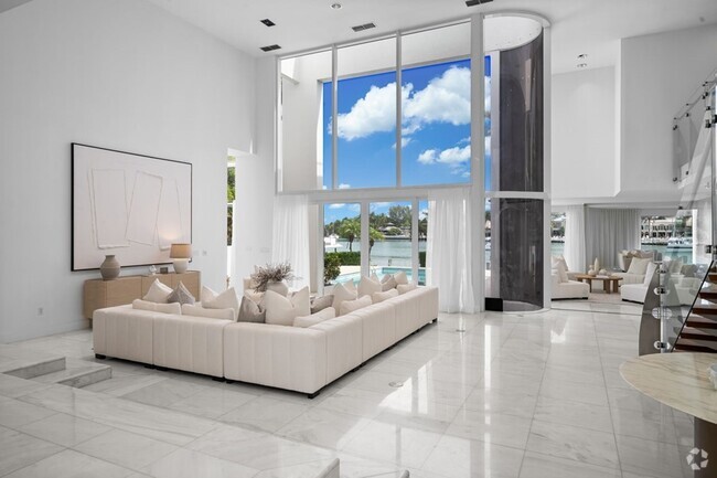 Building Photo - Exceptional waterfront rental