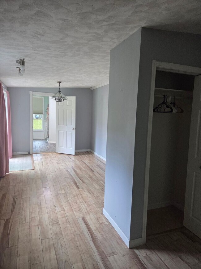 Photo - 85 Bridle Way