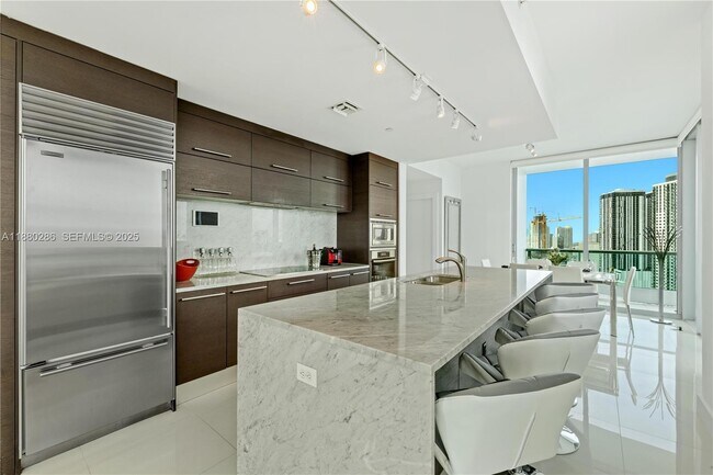 Photo - 900 Biscayne Blvd Unidad 3112