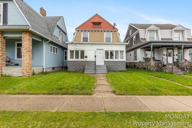 Photo - 531 W Webster Ave